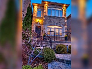 Photo 1: 109 Chandos Avenue in Toronto: Dovercourt-Wallace Emerson-Junction House (2-Storey) for sale (Toronto W02)  : MLS®# W3444127