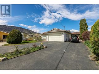 Photo 1: 16 Yucca Place in Osoyoos: House for sale : MLS®# 10310351