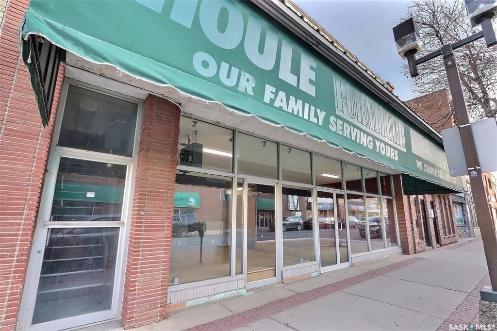 Main Photo: 1306 Central Avenue in Prince Albert: Midtown Commercial for sale : MLS®# SK891456