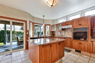 Photo 7: 3121 Wessex Close in Oak Bay: OB Henderson House for sale : MLS®# 863827