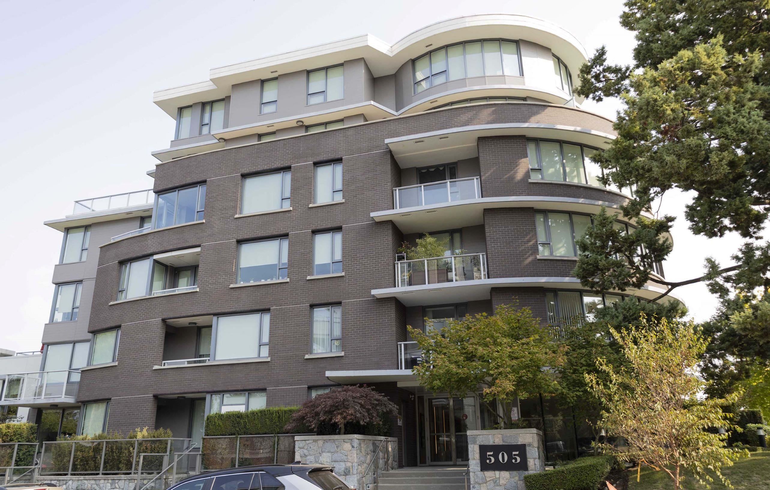 Main Photo: 212 505 W 30TH Avenue in Vancouver: Cambie Condo for sale in "EMPIRE" (Vancouver West)  : MLS®# R2679593