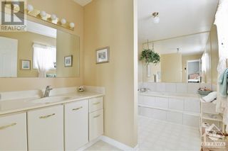 Photo 26: 745 HAUTEVIEW CRESCENT in Ottawa: House for sale : MLS®# 1377774