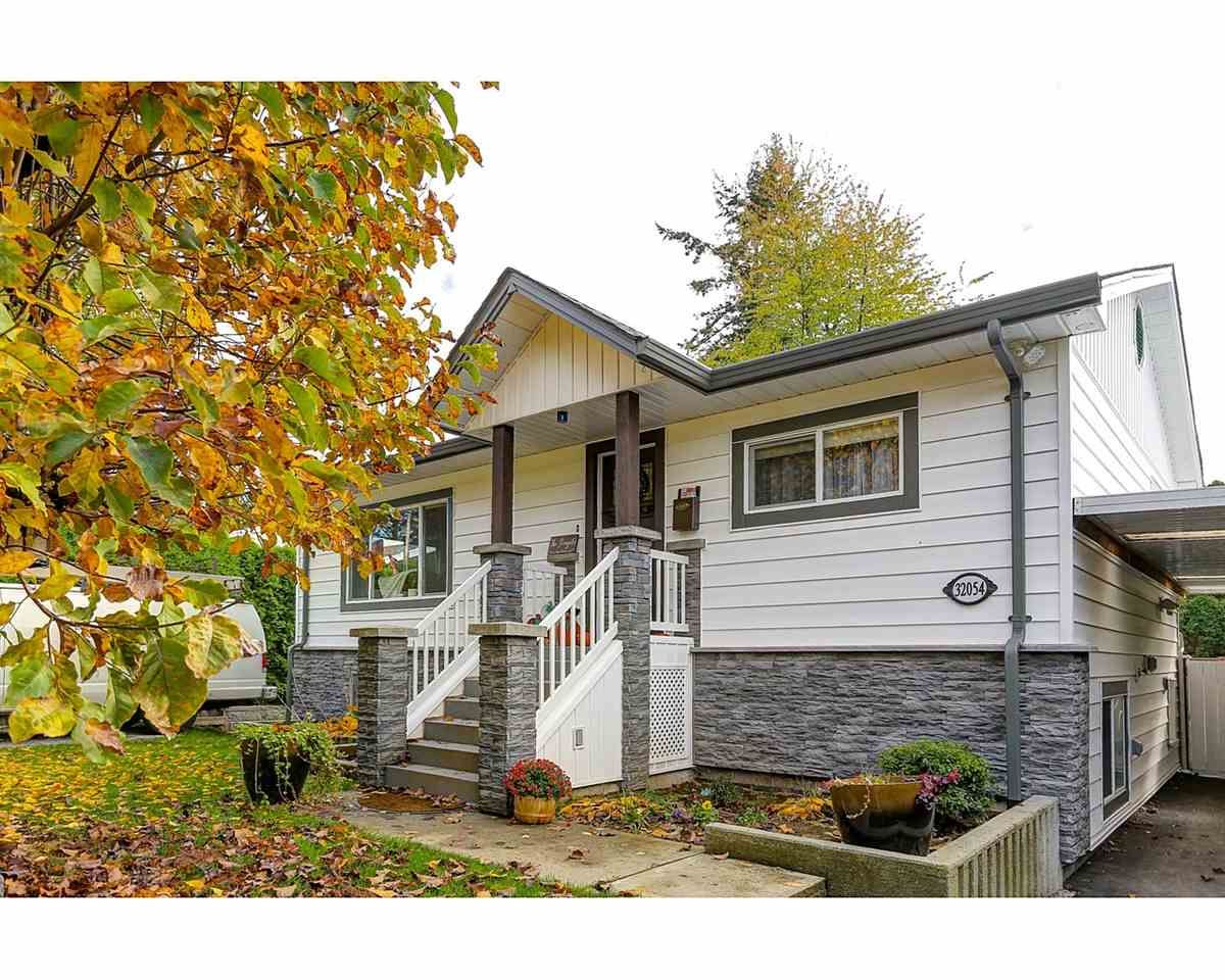 Main Photo: 32054 SCOTT Avenue in Mission: Mission BC House for sale : MLS®# R2121378