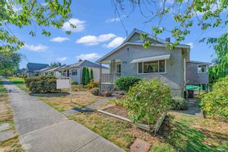 Photo 1: 225 OSBORNE Avenue in New Westminster: GlenBrooke North House for sale : MLS®# R2818756