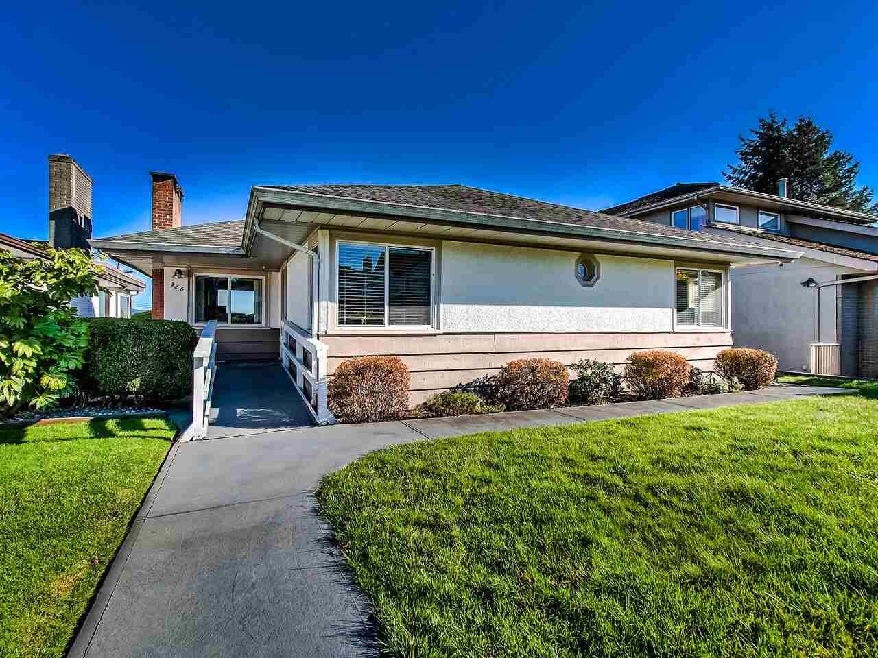 Main Photo: 926 CHESTNUT Street in New Westminster: The Heights NW House for sale in "VICTORY HEIGHTS" : MLS®# R2534303