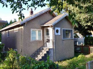 Photo 2: 2509 E 27TH Avenue in Vancouver: Collingwood VE House for sale (Vancouver East)  : MLS®# R2756233