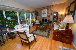 Photo 9: 3954 Grandis Pl in VICTORIA: SE Queenswood House for sale (Saanich East)  : MLS®# 774974