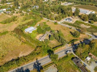 Photo 3: 25557 FRASER Highway in Langley: Salmon River House for sale : MLS®# R2724143