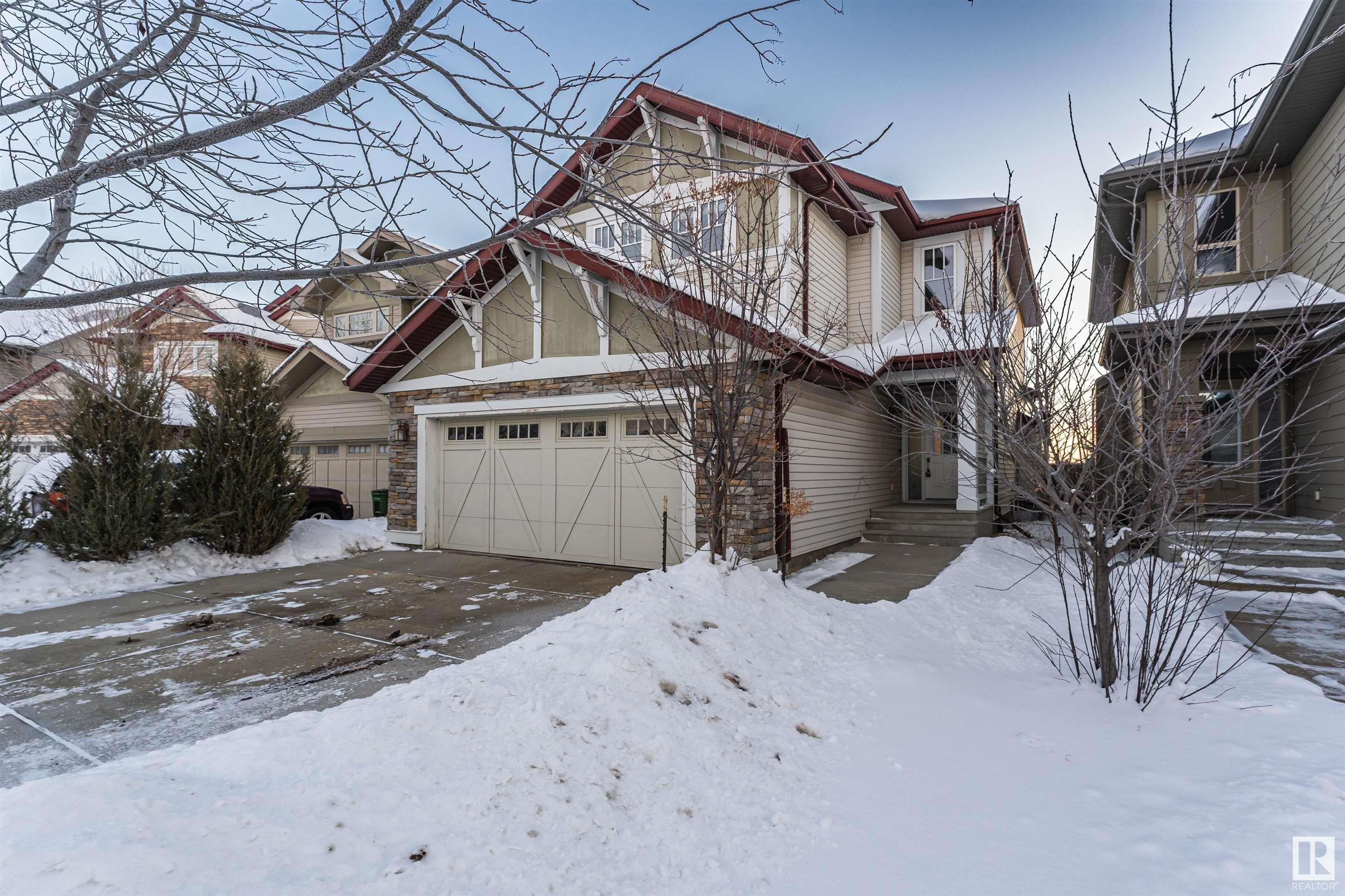 Main Photo: 425 AINSLIE Crescent in Edmonton: Zone 56 House for sale : MLS®# E4323540