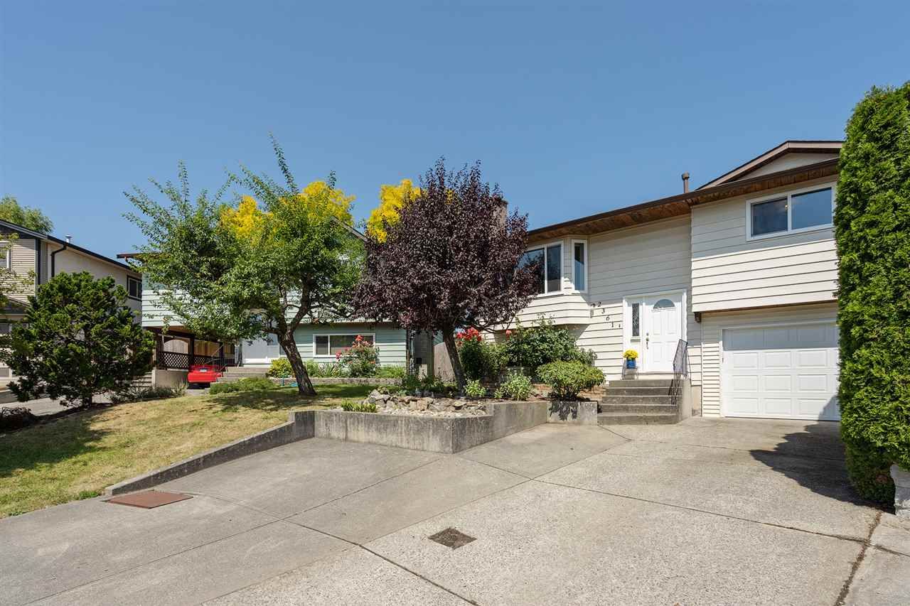Main Photo: 2361 WAKEFIELD Court in Langley: Willoughby Heights House for sale : MLS®# R2395530