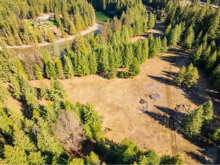 Photo 29: 2621 HIGHWAY 3A in Castlegar: House for sale : MLS®# 2475835
