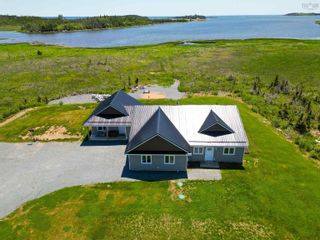 Photo 3: 5390 5392 Highway 207 in Seaforth: 31-Lawrencetown, Lake Echo, Port Residential for sale (Halifax-Dartmouth)  : MLS®# 202313015
