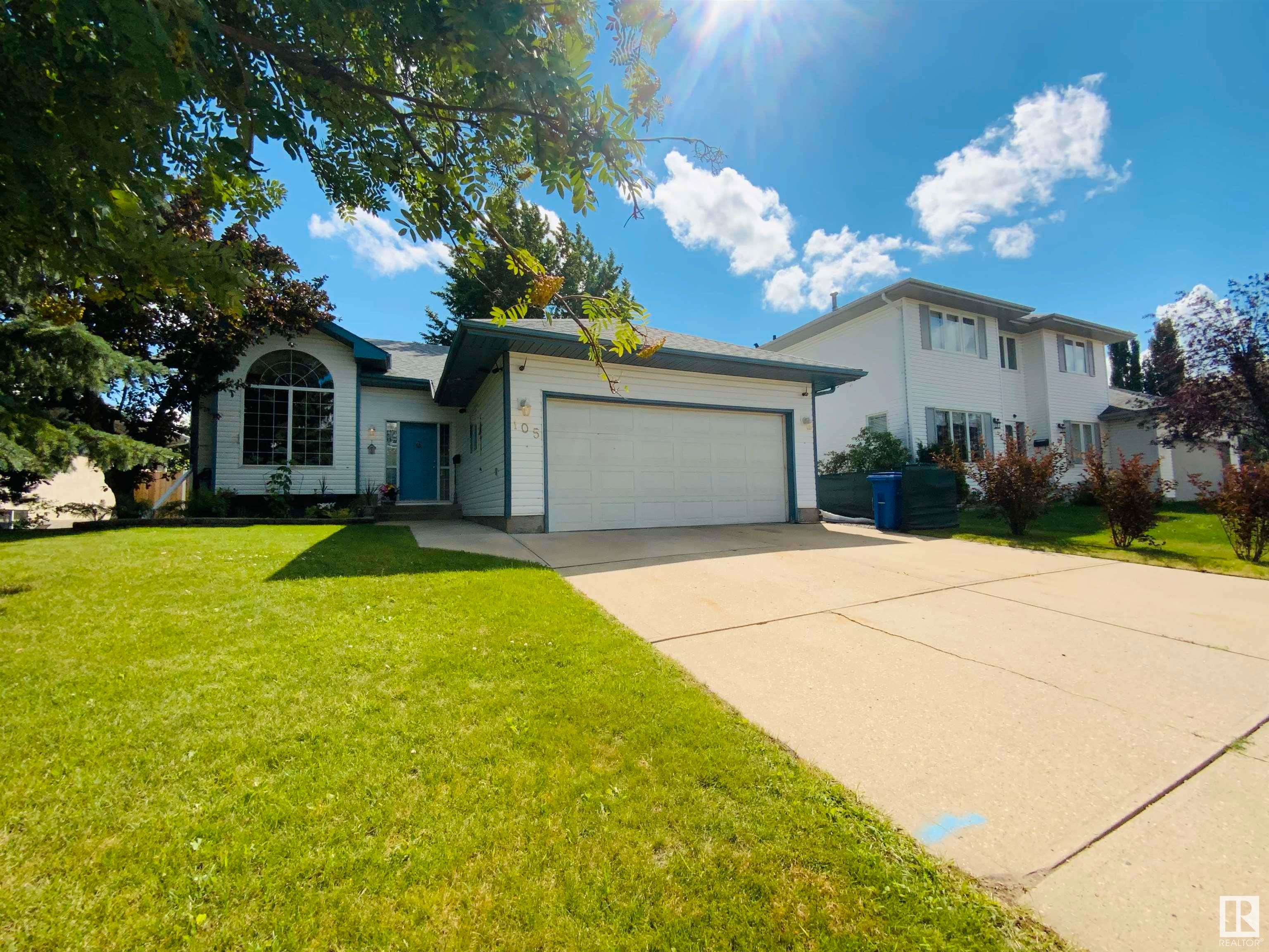 Main Photo: 105 Parkview Drive: Wetaskiwin House for sale : MLS®# E4307572