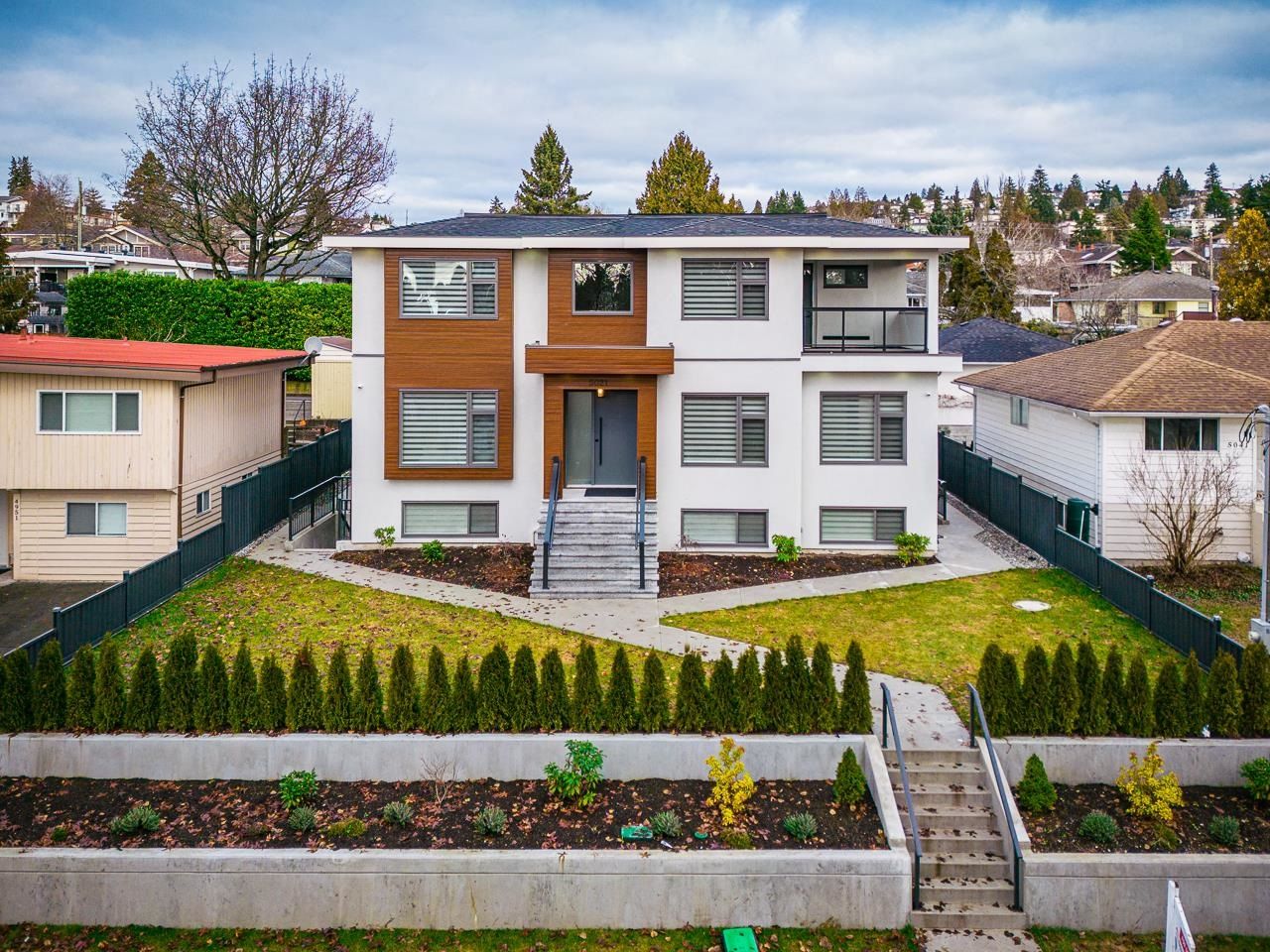 Main Photo: 5021 PARKER Street in Burnaby: Brentwood Park House for sale (Burnaby North)  : MLS®# R2744801