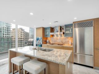 Photo 3: 1709 1111 ALBERNI Street in Vancouver: West End VW Condo for sale in "SHANGRI-LA" (Vancouver West)  : MLS®# R2780916