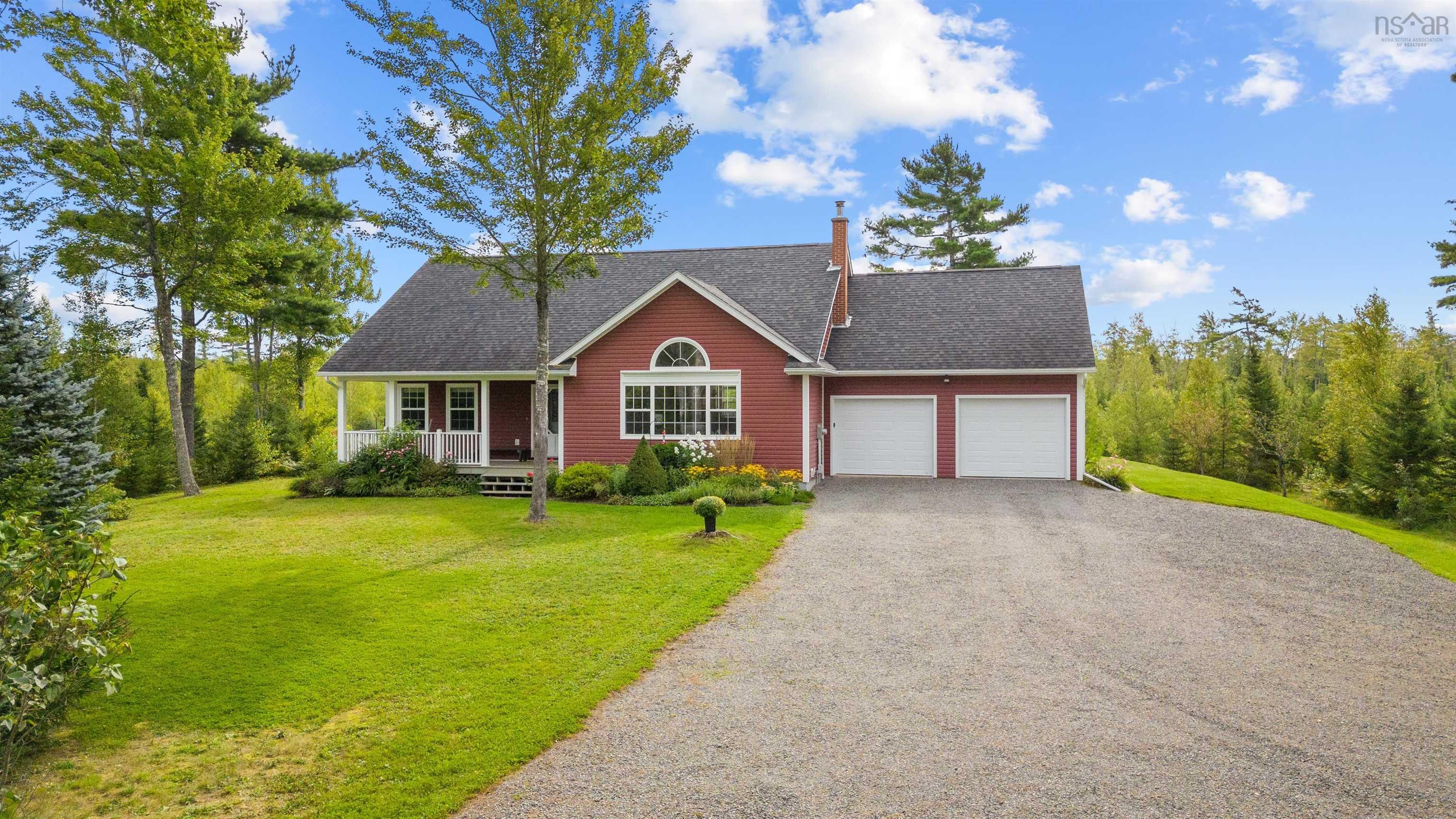 Main Photo: 454 Hamilton Road in Hamilton Road: 108-Rural Pictou County Residential for sale (Northern Region)  : MLS®# 202318908