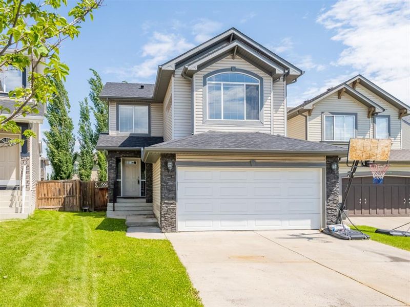 FEATURED LISTING: 46 New Brighton Circle Southeast Calgary