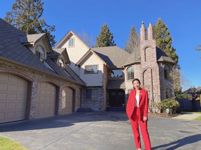 Lena at the luxury home she sold in 5 Days!