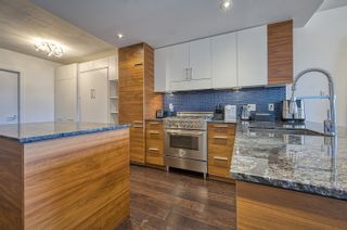 Photo 1: 304 4375 W 10TH Avenue in Vancouver: Point Grey Condo for sale in "THE VARSITY" (Vancouver West)  : MLS®# R2760839