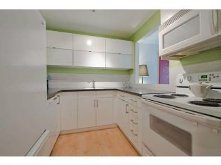Photo 4: 70 1947 PURCELL Way in North Vancouver: Lynnmour Condo for sale in "LYNNMOUR SOUTH" : MLS®# V1047717