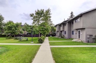 Photo 2: 2 6503 Ranchview Drive NW in Calgary: Ranchlands Row/Townhouse for sale : MLS®# A1237382