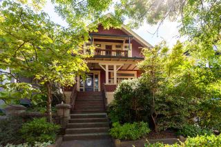 Photo 1: 1826 GRANT Street in Vancouver: Grandview VE House for sale in "COMMERCIAL DRIVE" (Vancouver East)  : MLS®# R2302254
