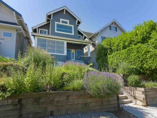 Photo 1: 2610 W 10TH Avenue in Vancouver: Kitsilano House for sale in "Kitsilano" (Vancouver West)  : MLS®# R2471992