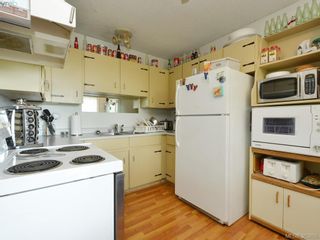 Photo 9: A & B 3302 Haida Dr in VICTORIA: Co Triangle Triplex for sale (Colwood)  : MLS®# 771482