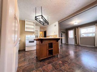 Photo 5: 135 7th Avenue Southeast in Dauphin: R30 Residential for sale (R30 - Dauphin and Area)  : MLS®# 202223780