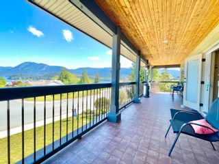 Photo 1: 6155 HIGHMOOR Place in Sechelt: Sechelt District House for sale in "The Shores" (Sunshine Coast)  : MLS®# R2875358