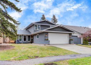 Main Photo: 76 Midpark Drive SE in Calgary: Midnapore Detached for sale : MLS®# A2047845