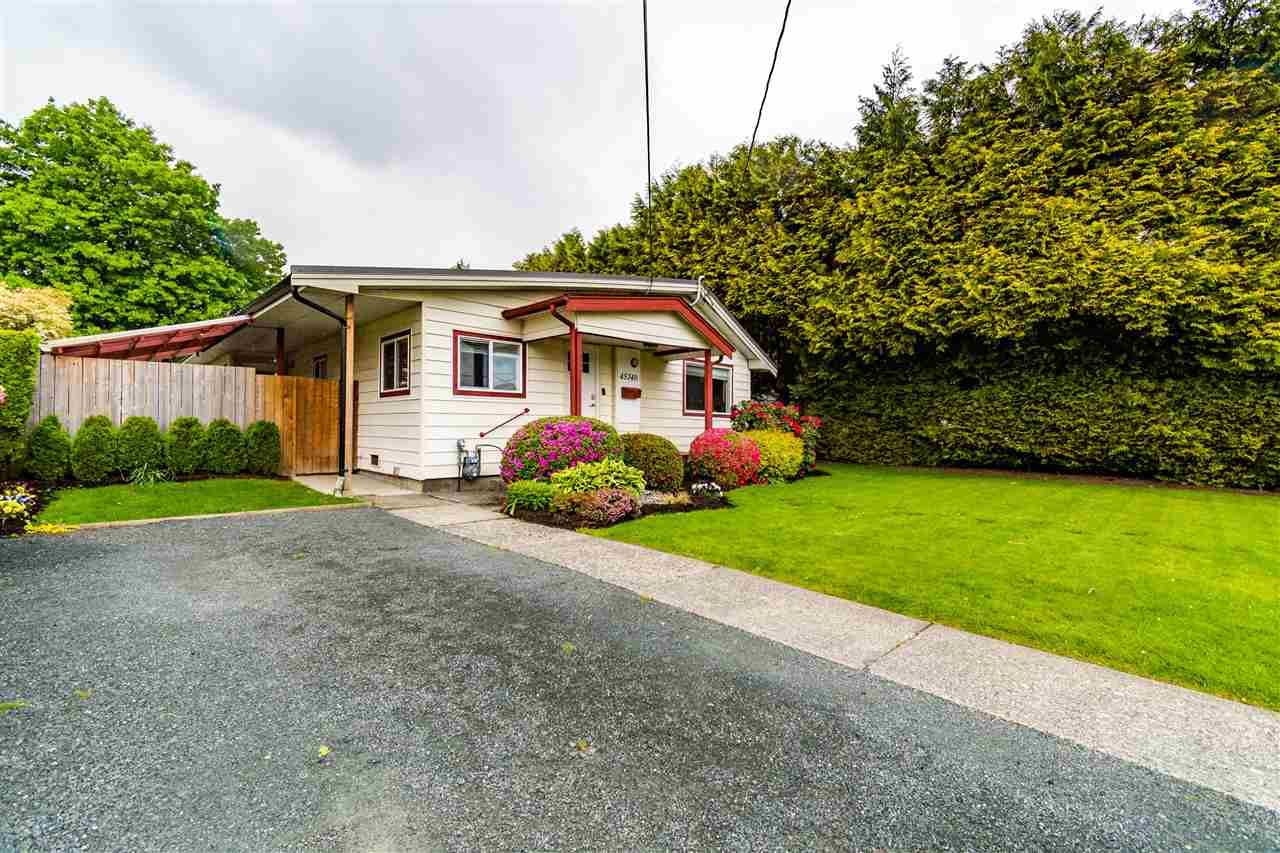 Main Photo: 45740 VICTORIA Avenue in Chilliwack: Chilliwack N Yale-Well House for sale : MLS®# R2580728