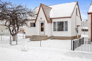 Photo 2: 1001 Boyd Avenue in Winnipeg: Shaughnessy Heights Residential for sale (4B)  : MLS®# 202227098