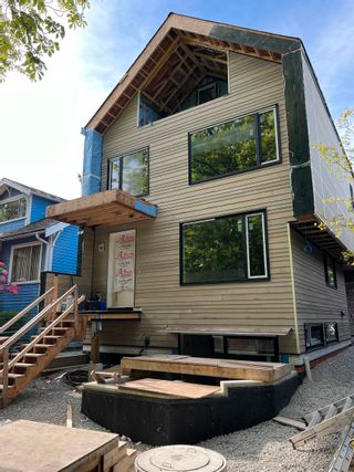 Photo 1: 1 2936 W 12 Avenue in Vancouver: Kitsilano 1/2 Duplex for sale (Vancouver West)  : MLS®# R2848298