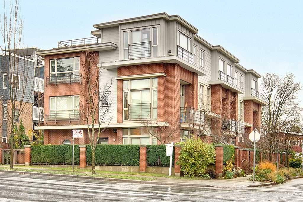 Main Photo: 218 E 12TH Avenue in Vancouver: Mount Pleasant VE Townhouse for sale in "DOMAIN" (Vancouver East)  : MLS®# R2229708