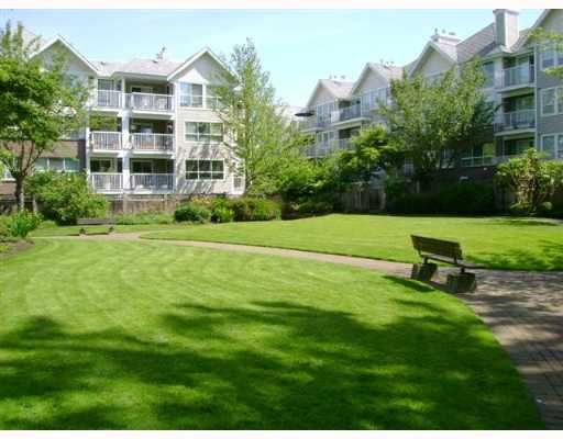 Main Photo: 204 9650 148TH Street in Surrey: Guildford Condo for sale in "HARTFORD WOODS" (North Surrey)  : MLS®# F2713979