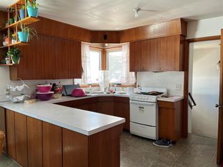 Photo 8: 307 Cedar Crescent in Steinbach: House for sale : MLS®# 202308474