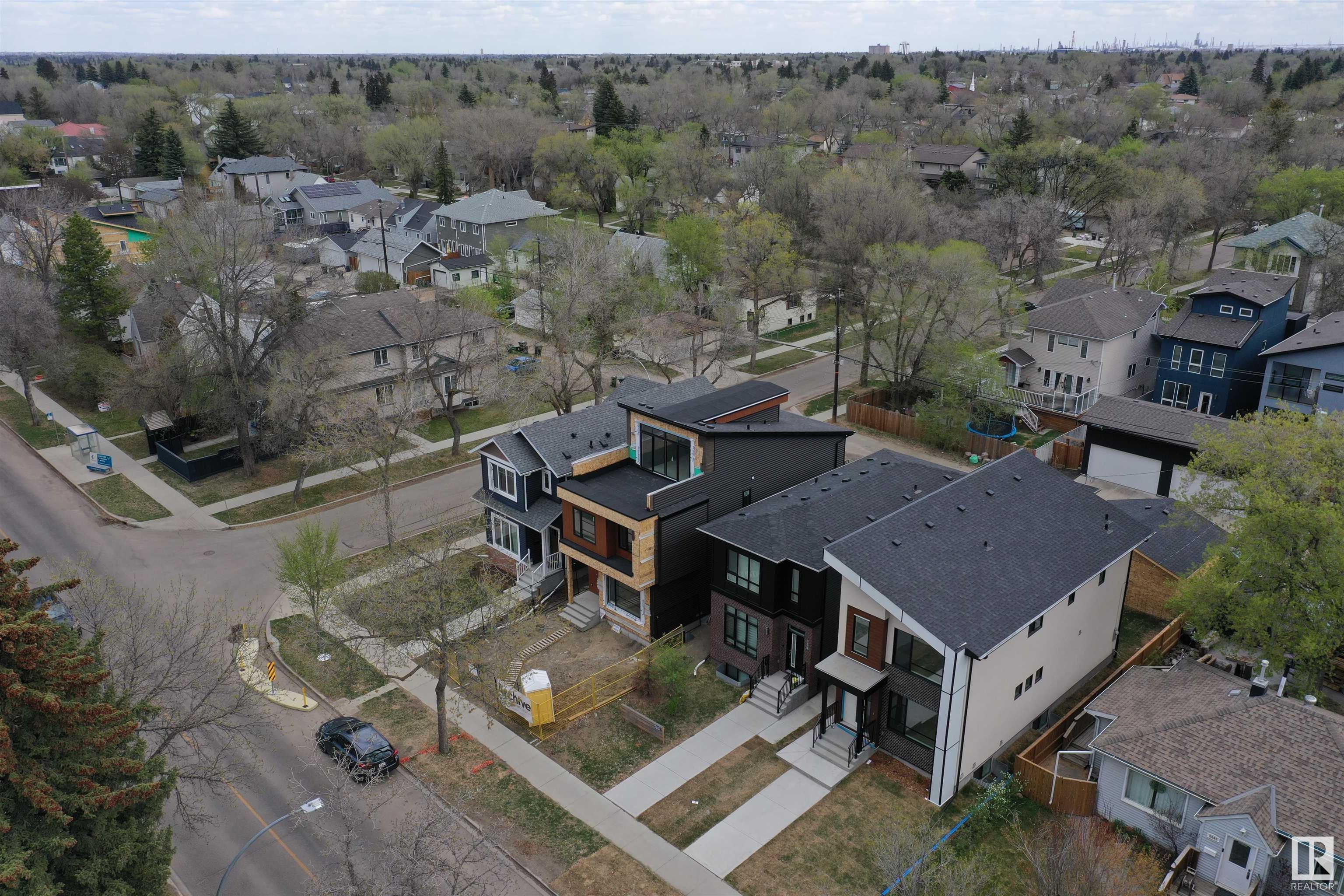 Main Photo: 8853 92 Street in Edmonton: Zone 18 House for sale : MLS®# E4340213
