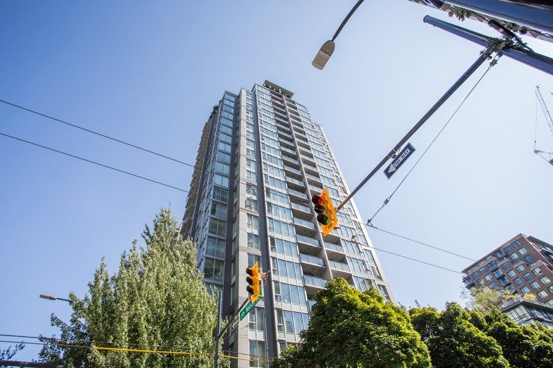 Main Photo: 1605 1010 RICHARDS Street in Vancouver: Yaletown Condo for sale in "The Gallery" (Vancouver West)  : MLS®# R2487473
