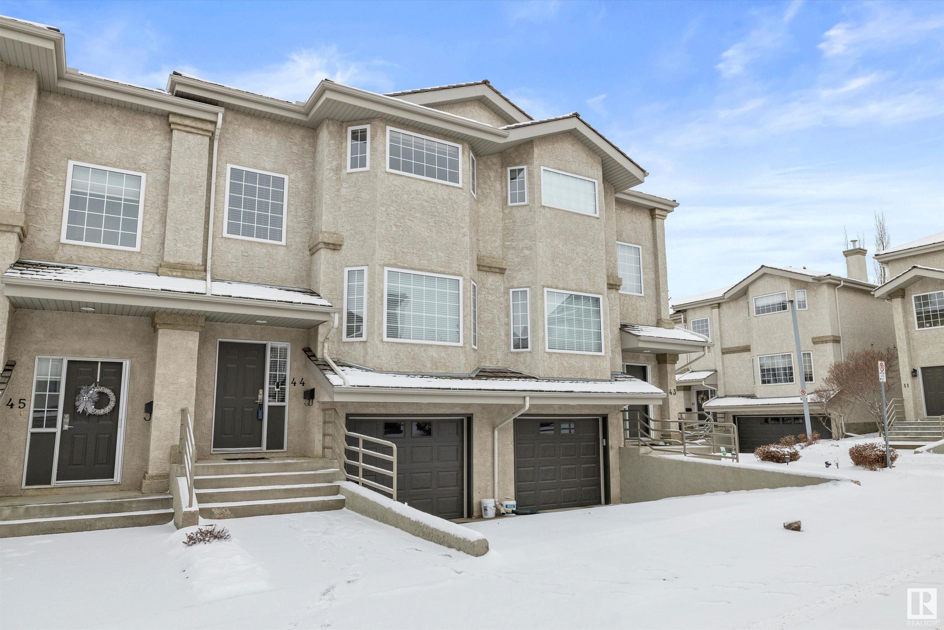 Main Photo: 44 1295 CARTER CREST Road in Edmonton: Zone 14 Townhouse for sale : MLS®# E4372816