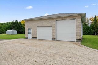 Photo 10: 18 Hay Avenue in St Andrews: R13 Residential for sale : MLS®# 202327601