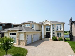 Photo 1: 3037 Lakeview Drive in Prince Albert: SouthHill Residential for sale : MLS®# SK941251