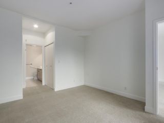 Photo 14: 301 6198 ASH Street in Vancouver: Oakridge VW Condo for sale in "THE GROVE" (Vancouver West)  : MLS®# R2332430