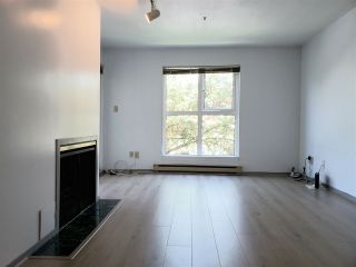 Photo 2: 19 704 W 7TH AVENUE in Vancouver: Fairview VW Condo for sale (Vancouver West)  : MLS®# R2470222