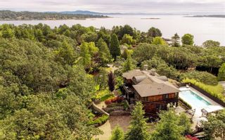 Photo 5: 2990 Beach Dr in Oak Bay: OB Uplands House for sale : MLS®# 959319