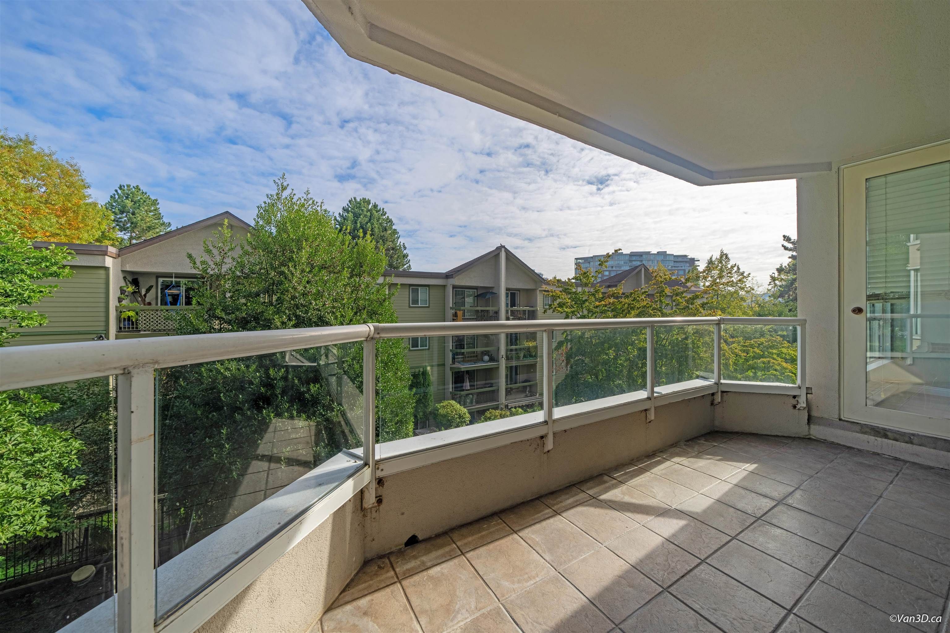 Main Photo: 402 518 MOBERLY Road in Vancouver: False Creek Condo for sale in "THE NEWPORT QUAY" (Vancouver West)  : MLS®# R2823630