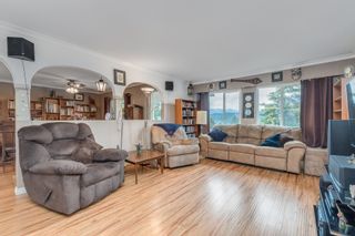 Photo 2: 2228 PARK Crescent in Coquitlam: Chineside House for sale : MLS®# R2689378