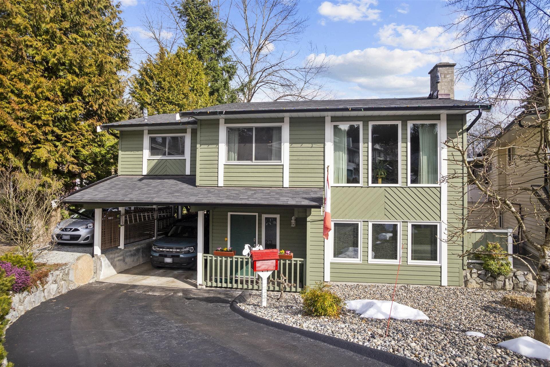 Main Photo: 1123 WALLACE Court in Coquitlam: Ranch Park House for sale : MLS®# R2758473