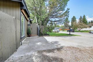 Photo 3: 20 Southampton Drive SW in Calgary: Southwood Detached for sale : MLS®# A1116477