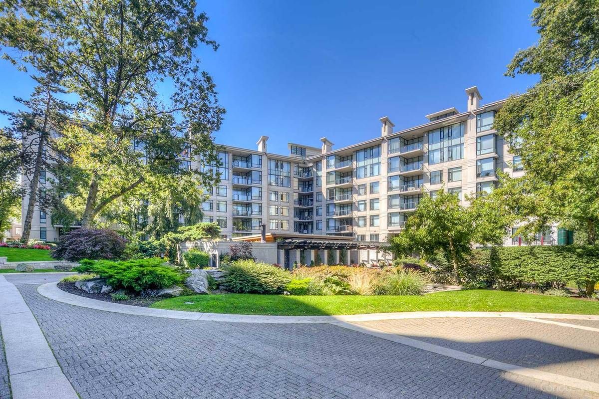 Main Photo: 4685 Valley Drive in Vancouver: Quilchena Condo for rent (Vancouver West)  : MLS®# AR109